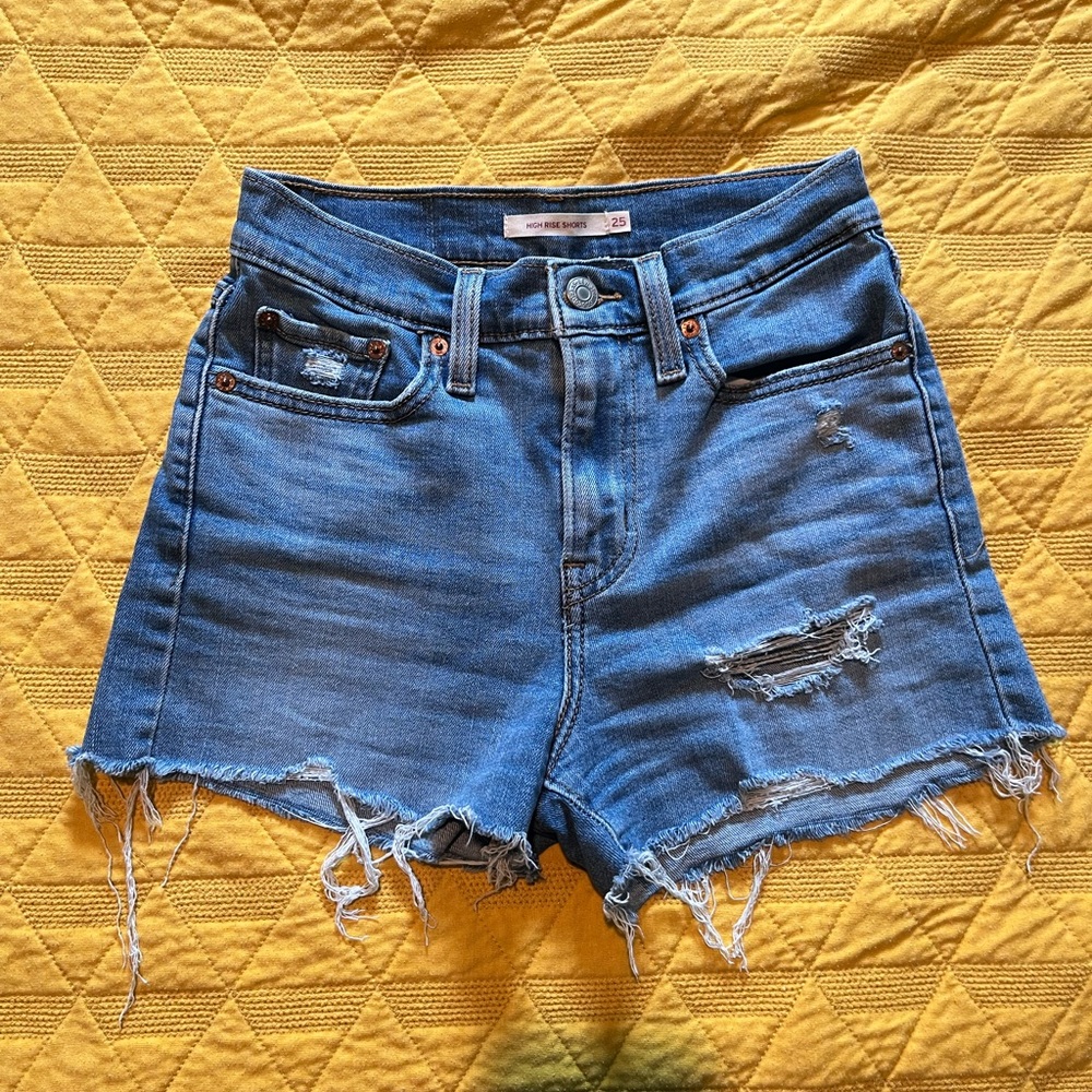 Levi’s High Rise Jean Shorts Size 0/25